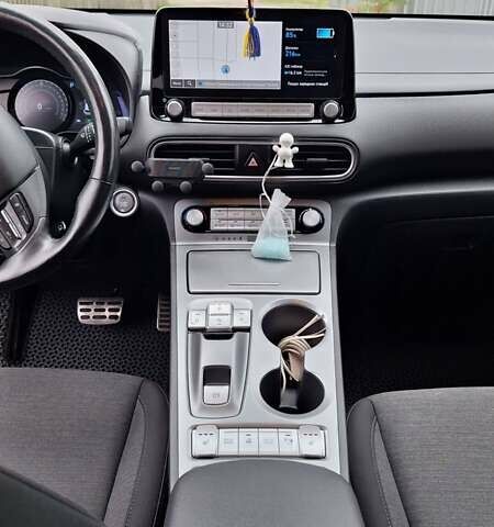 Белый Хендай Kona, объемом двигателя 0 л и пробегом 55 тыс. км за 16500 $, фото 18 на Automoto.ua