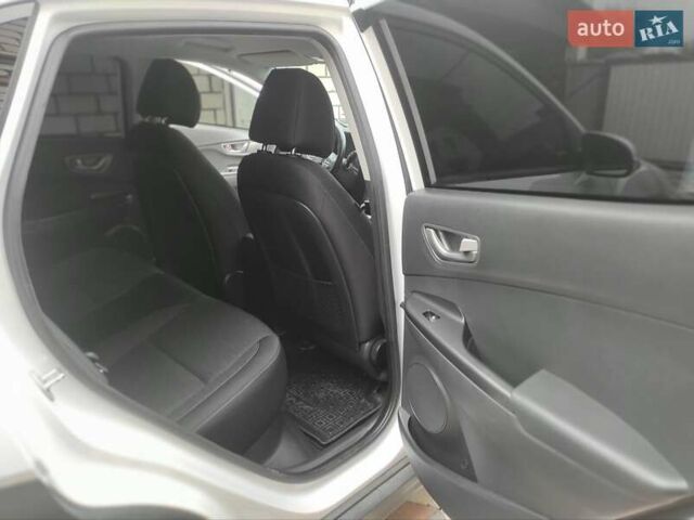 Белый Хендай Kona, объемом двигателя 0 л и пробегом 149 тыс. км за 17400 $, фото 8 на Automoto.ua