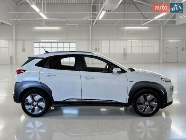 Білий Хендай Kona, об'ємом двигуна 0 л та пробігом 32 тис. км за 16500 $, фото 1 на Automoto.ua