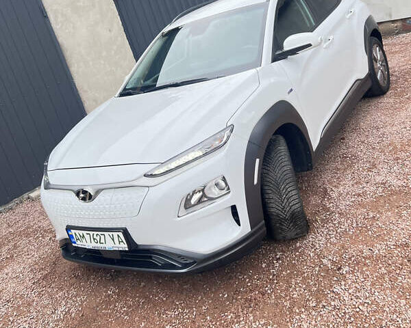 Білий Хендай Kona, об'ємом двигуна 0 л та пробігом 47 тис. км за 17300 $, фото 5 на Automoto.ua