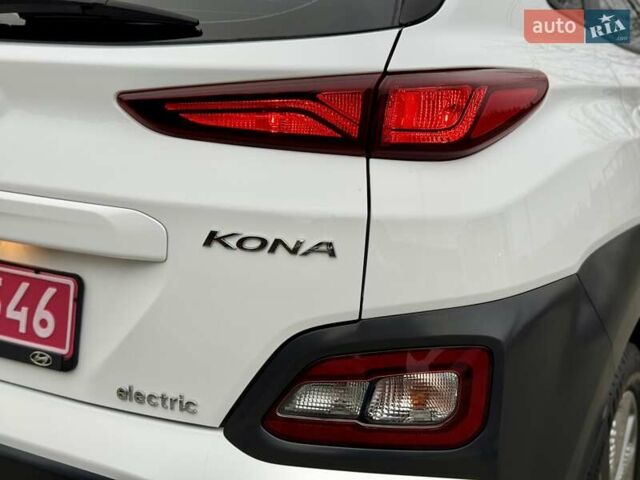 Белый Хендай Kona, объемом двигателя 0 л и пробегом 115 тыс. км за 17250 $, фото 39 на Automoto.ua