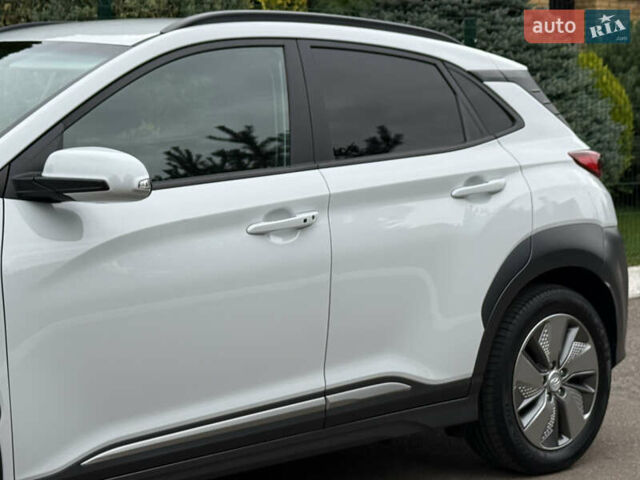 Білий Хендай Kona, об'ємом двигуна 0 л та пробігом 95 тис. км за 18150 $, фото 49 на Automoto.ua