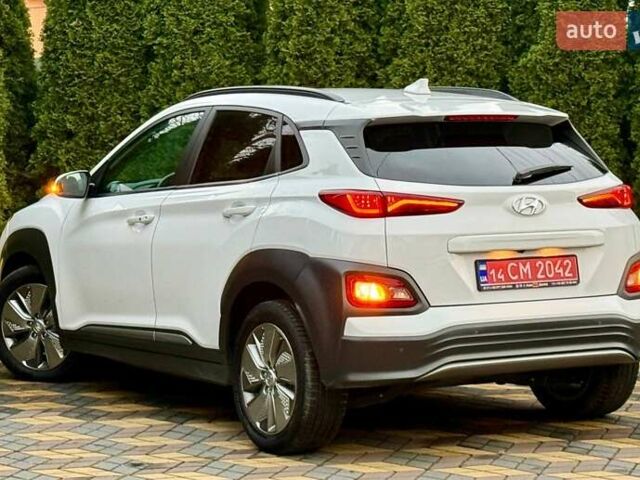 Белый Хендай Kona, объемом двигателя 0 л и пробегом 70 тыс. км за 17700 $, фото 11 на Automoto.ua