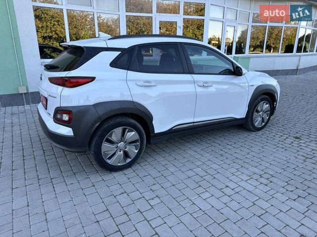 Білий Хендай Kona, об'ємом двигуна 0 л та пробігом 92 тис. км за 17200 $, фото 14 на Automoto.ua