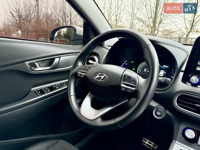 Белый Хендай Kona, объемом двигателя 0 л и пробегом 115 тыс. км за 17250 $, фото 80 на Automoto.ua