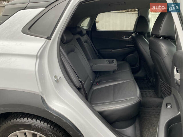 Белый Хендай Kona, объемом двигателя 1.59 л и пробегом 43 тыс. км за 20490 $, фото 13 на Automoto.ua