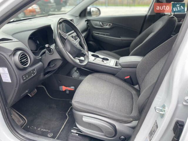 Білий Хендай Kona, об'ємом двигуна 0 л та пробігом 110 тис. км за 17300 $, фото 34 на Automoto.ua