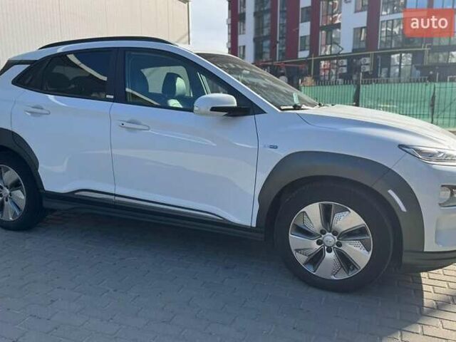 Белый Хендай Kona, объемом двигателя 0 л и пробегом 71 тыс. км за 18900 $, фото 19 на Automoto.ua