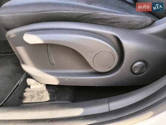 Білий Хендай Kona, об'ємом двигуна 0 л та пробігом 149 тис. км за 17000 $, фото 18 на Automoto.ua