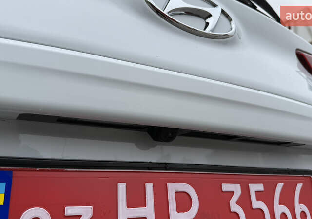 Белый Хендай Kona, объемом двигателя 0 л и пробегом 70 тыс. км за 16950 $, фото 47 на Automoto.ua