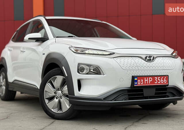 Белый Хендай Kona, объемом двигателя 0 л и пробегом 70 тыс. км за 16950 $, фото 7 на Automoto.ua