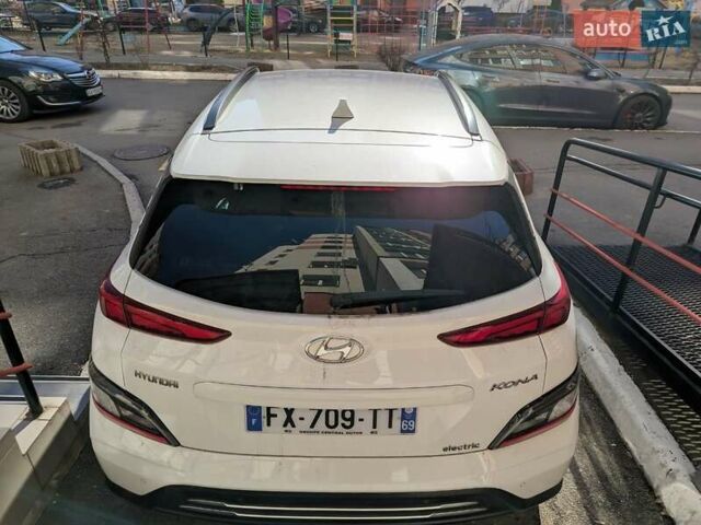 Білий Хендай Kona, об'ємом двигуна 0 л та пробігом 98 тис. км за 19000 $, фото 23 на Automoto.ua