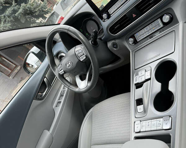 Білий Хендай Kona, об'ємом двигуна 0 л та пробігом 125 тис. км за 16999 $, фото 31 на Automoto.ua