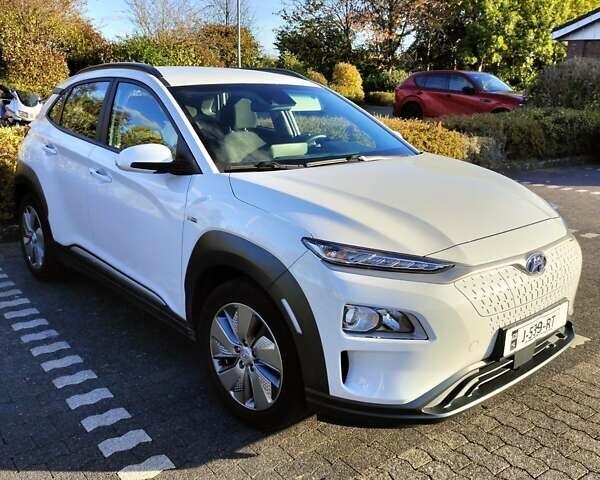 Білий Хендай Kona, об'ємом двигуна 0 л та пробігом 149 тис. км за 17000 $, фото 26 на Automoto.ua