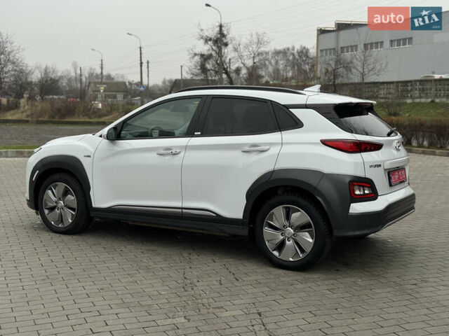 Білий Хендай Kona, об'ємом двигуна 0 л та пробігом 82 тис. км за 18500 $, фото 19 на Automoto.ua