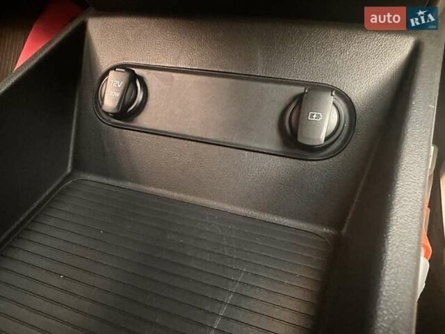 Белый Хендай Kona, объемом двигателя 0 л и пробегом 74 тыс. км за 19500 $, фото 29 на Automoto.ua