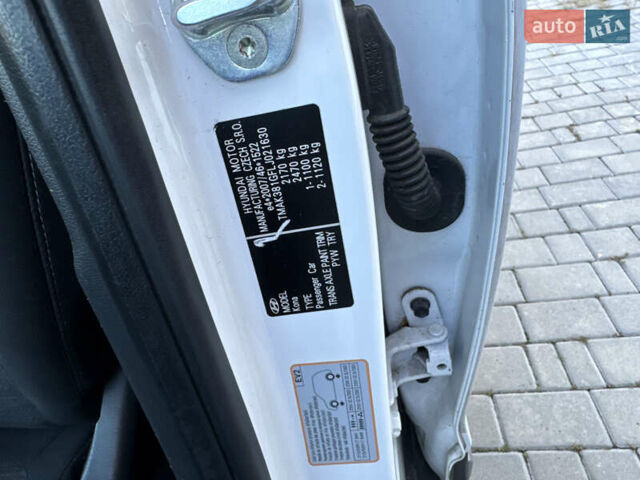 Білий Хендай Kona, об'ємом двигуна 0 л та пробігом 92 тис. км за 17200 $, фото 2 на Automoto.ua