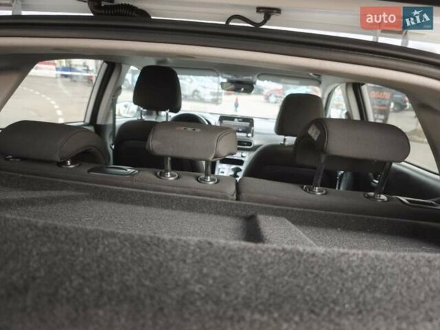 Белый Хендай Kona, объемом двигателя 0 л и пробегом 129 тыс. км за 17777 $, фото 27 на Automoto.ua