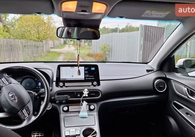 Белый Хендай Kona, объемом двигателя 0 л и пробегом 55 тыс. км за 16500 $, фото 21 на Automoto.ua