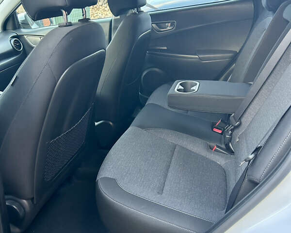 Белый Хендай Kona, объемом двигателя 0 л и пробегом 109 тыс. км за 16396 $, фото 23 на Automoto.ua