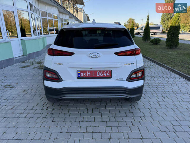 Білий Хендай Kona, об'ємом двигуна 0 л та пробігом 92 тис. км за 17200 $, фото 12 на Automoto.ua