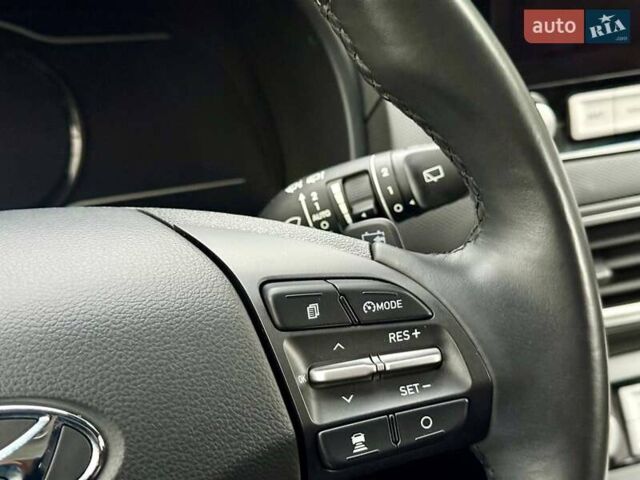 Белый Хендай Kona, объемом двигателя 0 л и пробегом 70 тыс. км за 17700 $, фото 30 на Automoto.ua