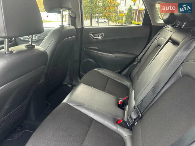 Белый Хендай Kona, объемом двигателя 0 л и пробегом 130 тыс. км за 19200 $, фото 19 на Automoto.ua