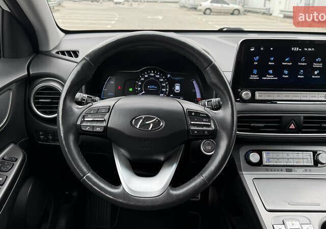 Белый Хендай Kona, объемом двигателя 0 л и пробегом 70 тыс. км за 16950 $, фото 65 на Automoto.ua