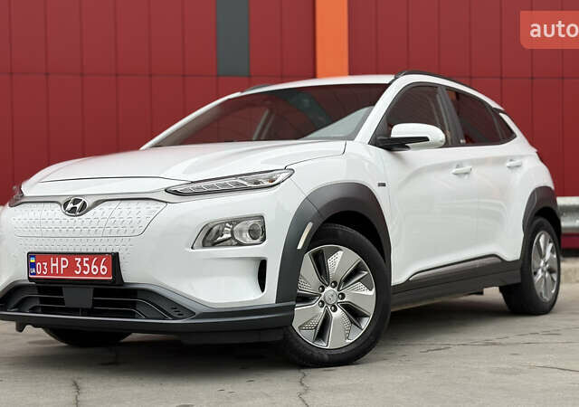 Белый Хендай Kona, объемом двигателя 0 л и пробегом 70 тыс. км за 16950 $, фото 3 на Automoto.ua