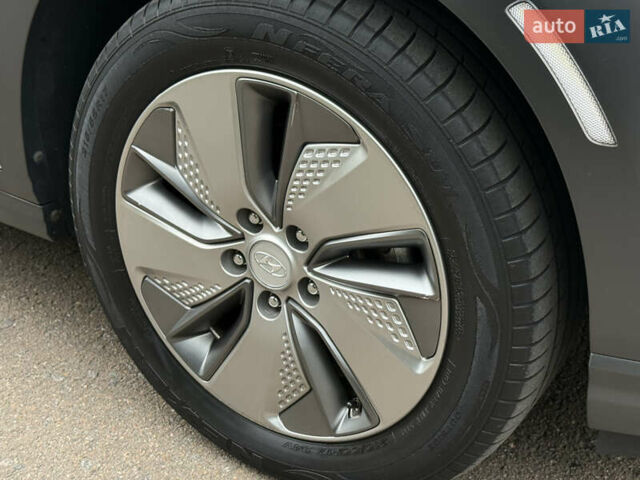 Білий Хендай Kona, об'ємом двигуна 0 л та пробігом 95 тис. км за 18150 $, фото 125 на Automoto.ua