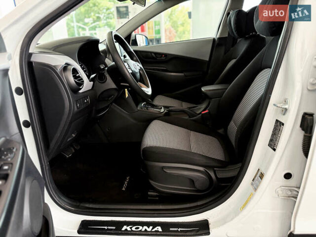 Белый Хендай Kona, объемом двигателя 2 л и пробегом 115 тыс. км за 15700 $, фото 10 на Automoto.ua