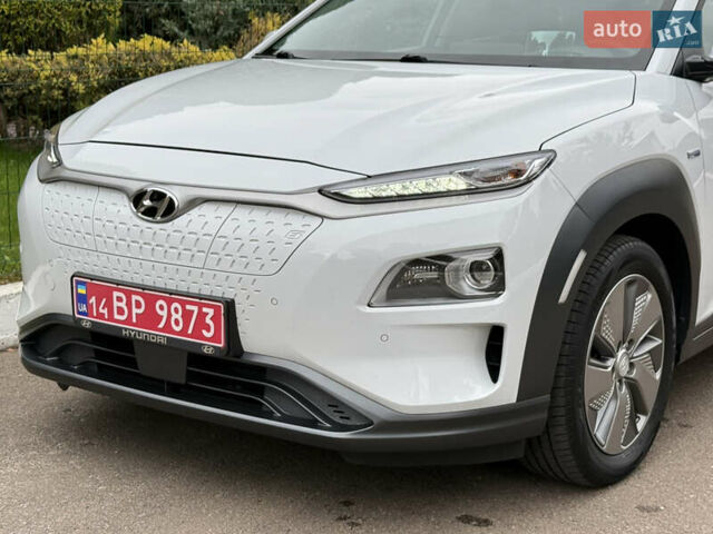 Білий Хендай Kona, об'ємом двигуна 0 л та пробігом 95 тис. км за 18150 $, фото 22 на Automoto.ua