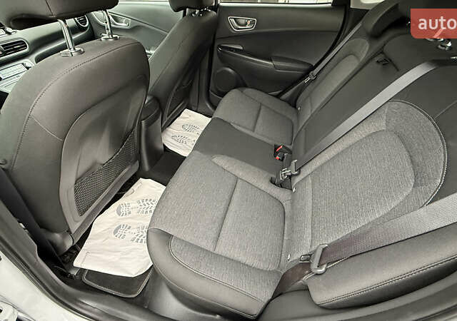 Белый Хендай Kona, объемом двигателя 0 л и пробегом 70 тыс. км за 16950 $, фото 45 на Automoto.ua