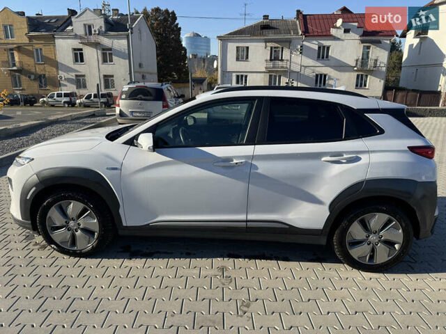 Білий Хендай Kona, об'ємом двигуна 0 л та пробігом 64 тис. км за 17500 $, фото 3 на Automoto.ua