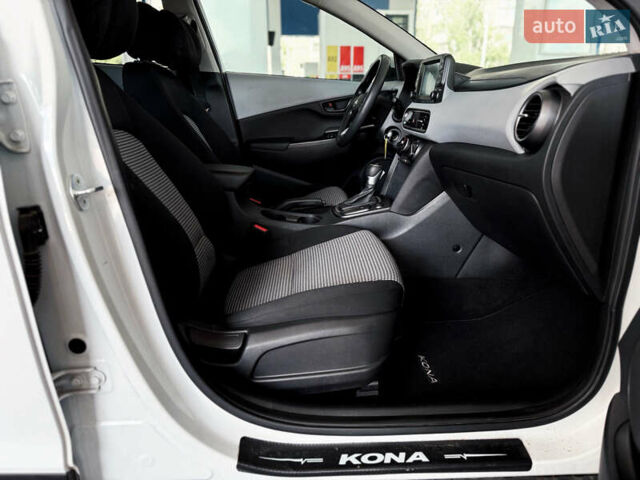 Белый Хендай Kona, объемом двигателя 2 л и пробегом 115 тыс. км за 15700 $, фото 16 на Automoto.ua