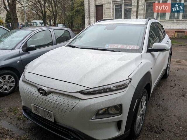Білий Хендай Kona, об'ємом двигуна 0 л та пробігом 32 тис. км за 16500 $, фото 10 на Automoto.ua