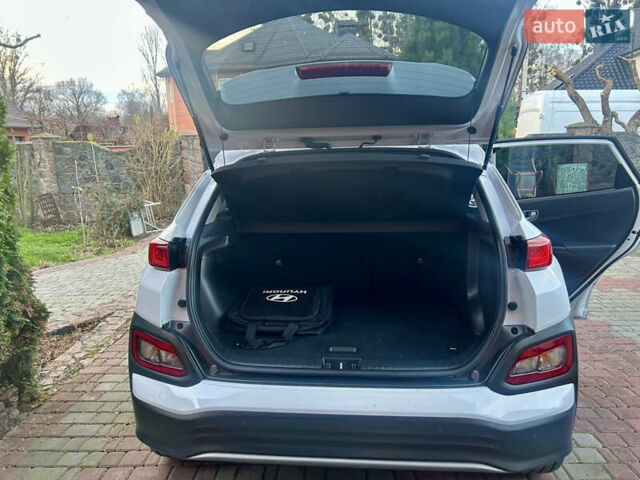 Белый Хендай Kona, объемом двигателя 0 л и пробегом 109 тыс. км за 16396 $, фото 20 на Automoto.ua