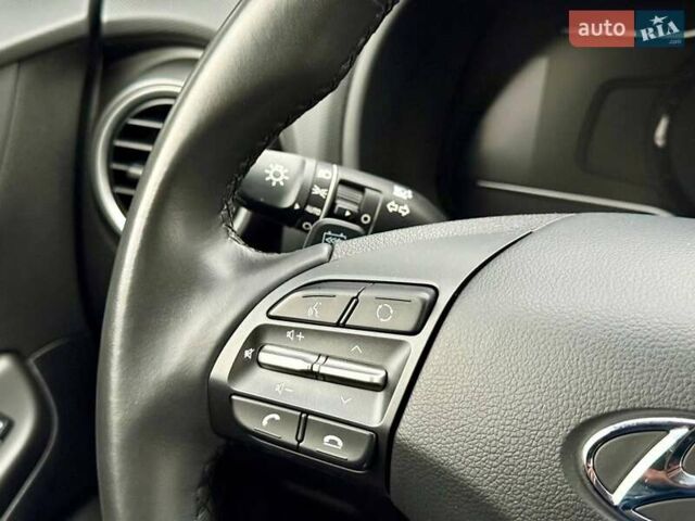 Белый Хендай Kona, объемом двигателя 0 л и пробегом 70 тыс. км за 17700 $, фото 29 на Automoto.ua