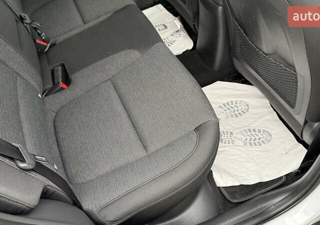 Белый Хендай Kona, объемом двигателя 0 л и пробегом 70 тыс. км за 16950 $, фото 53 на Automoto.ua