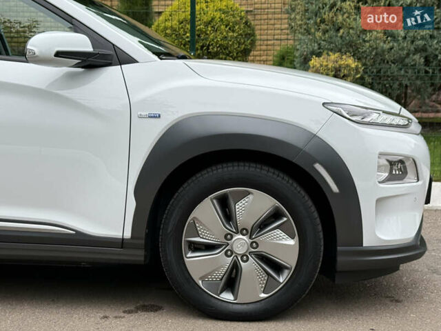 Білий Хендай Kona, об'ємом двигуна 0 л та пробігом 95 тис. км за 18150 $, фото 43 на Automoto.ua