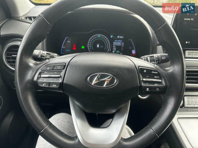 Белый Хендай Kona, объемом двигателя 0 л и пробегом 130 тыс. км за 19200 $, фото 16 на Automoto.ua