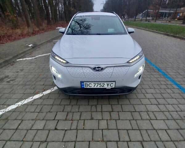 Білий Хендай Kona, об'ємом двигуна 0 л та пробігом 93 тис. км за 18950 $, фото 14 на Automoto.ua