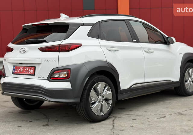 Белый Хендай Kona, объемом двигателя 0 л и пробегом 70 тыс. км за 16950 $, фото 13 на Automoto.ua