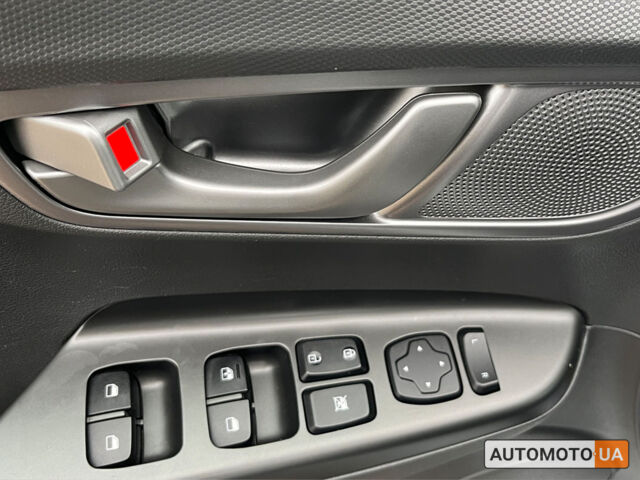 Білий Хендай Kona, об'ємом двигуна 39 л та пробігом 46 тис. км за 16999 $, фото 13 на Automoto.ua