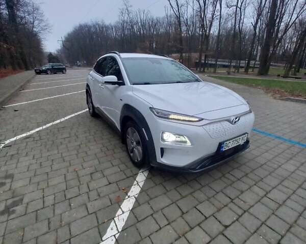 Білий Хендай Kona, об'ємом двигуна 0 л та пробігом 93 тис. км за 18950 $, фото 18 на Automoto.ua