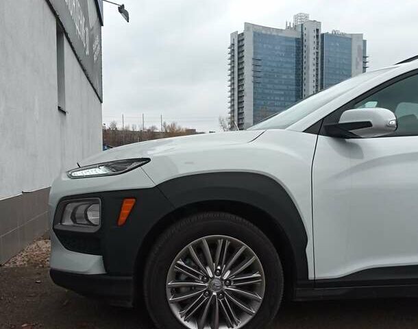 Білий Хендай Kona, об'ємом двигуна 2 л та пробігом 58 тис. км за 17900 $, фото 2 на Automoto.ua