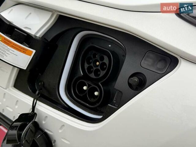 Белый Хендай Kona, объемом двигателя 0 л и пробегом 115 тыс. км за 17250 $, фото 27 на Automoto.ua