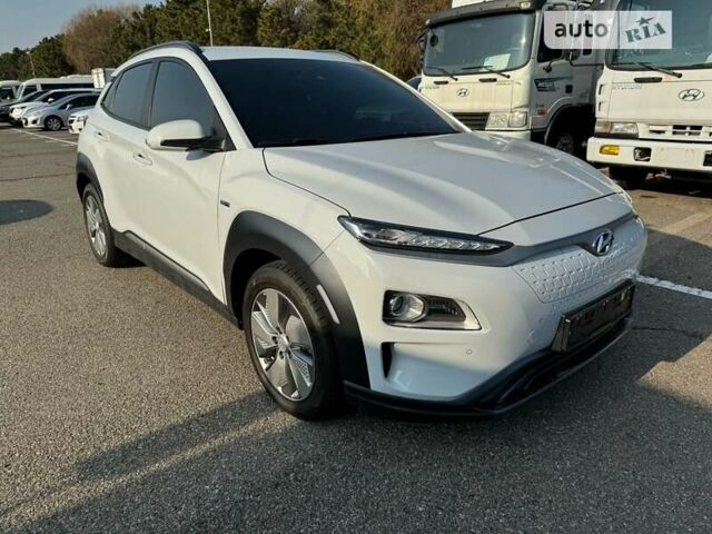 Білий Хендай Kona, об'ємом двигуна 0 л та пробігом 29 тис. км за 24600 $, фото 7 на Automoto.ua