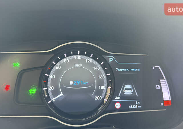 Белый Хендай Kona, объемом двигателя 0 л и пробегом 43 тыс. км за 19000 $, фото 1 на Automoto.ua