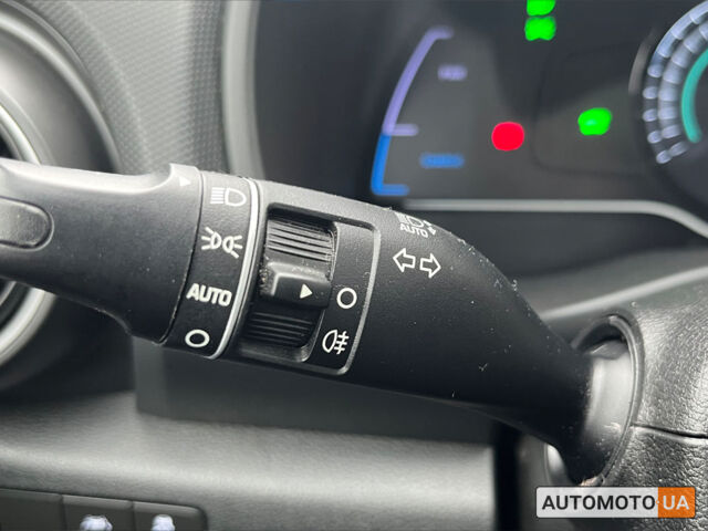 Білий Хендай Kona, об'ємом двигуна 39 л та пробігом 46 тис. км за 16999 $, фото 16 на Automoto.ua